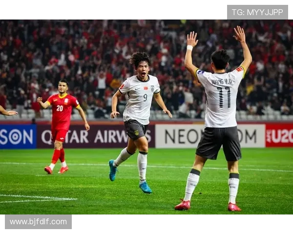 中国篮球队逆袭成功 强势晋级亚洲杯决赛全队士气高涨