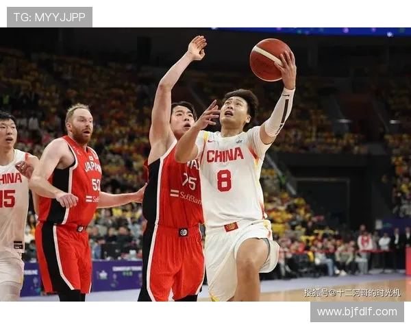 中国男篮力克日本进军亚锦赛决赛 周琦带伤拼搏展现领袖风范