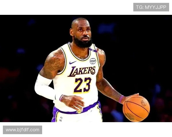 詹姆斯带领湖人逆转取胜西部格局再起波澜加季后赛争夺进入白热化